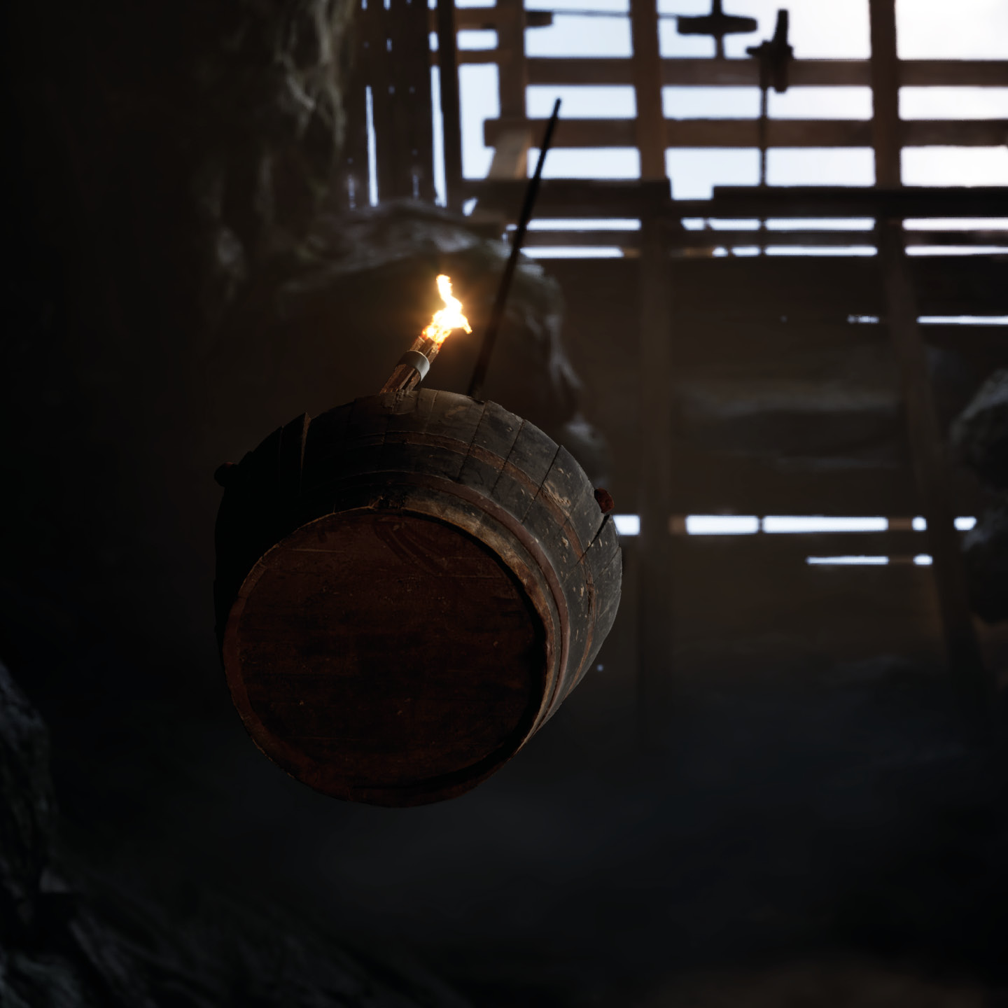 Ett hängande fat med ljus i en gruvgång, omgiven av mörker och strukturer av trä. Skapar en mystisk atmosfär i Sala Silvergruva.